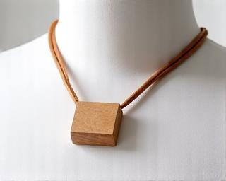 Minimalistische Holzkette Clean Design